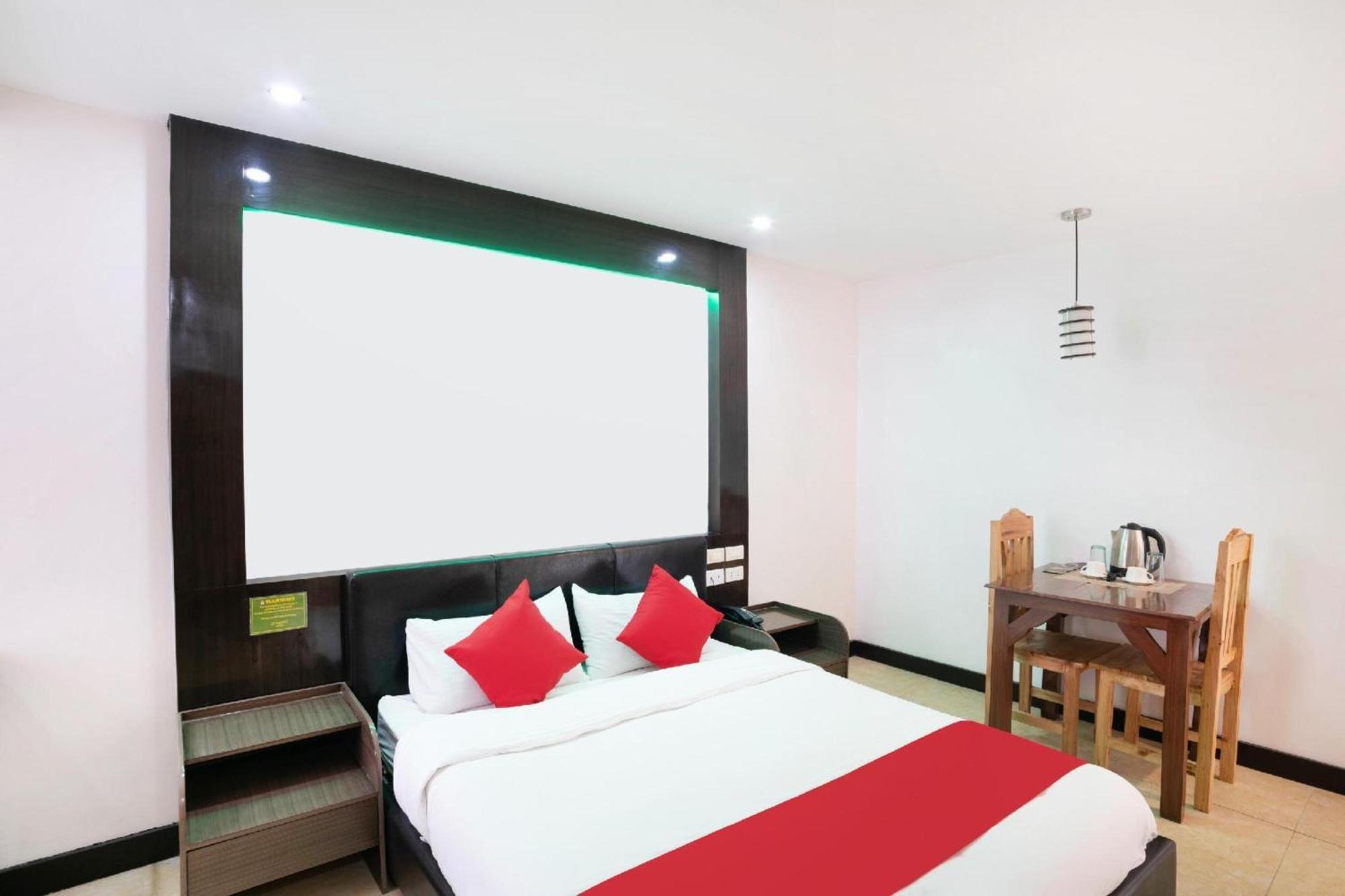โอโย 195 แรนช์โอเทล บินัน Hotel Binan ภายนอก รูปภาพ