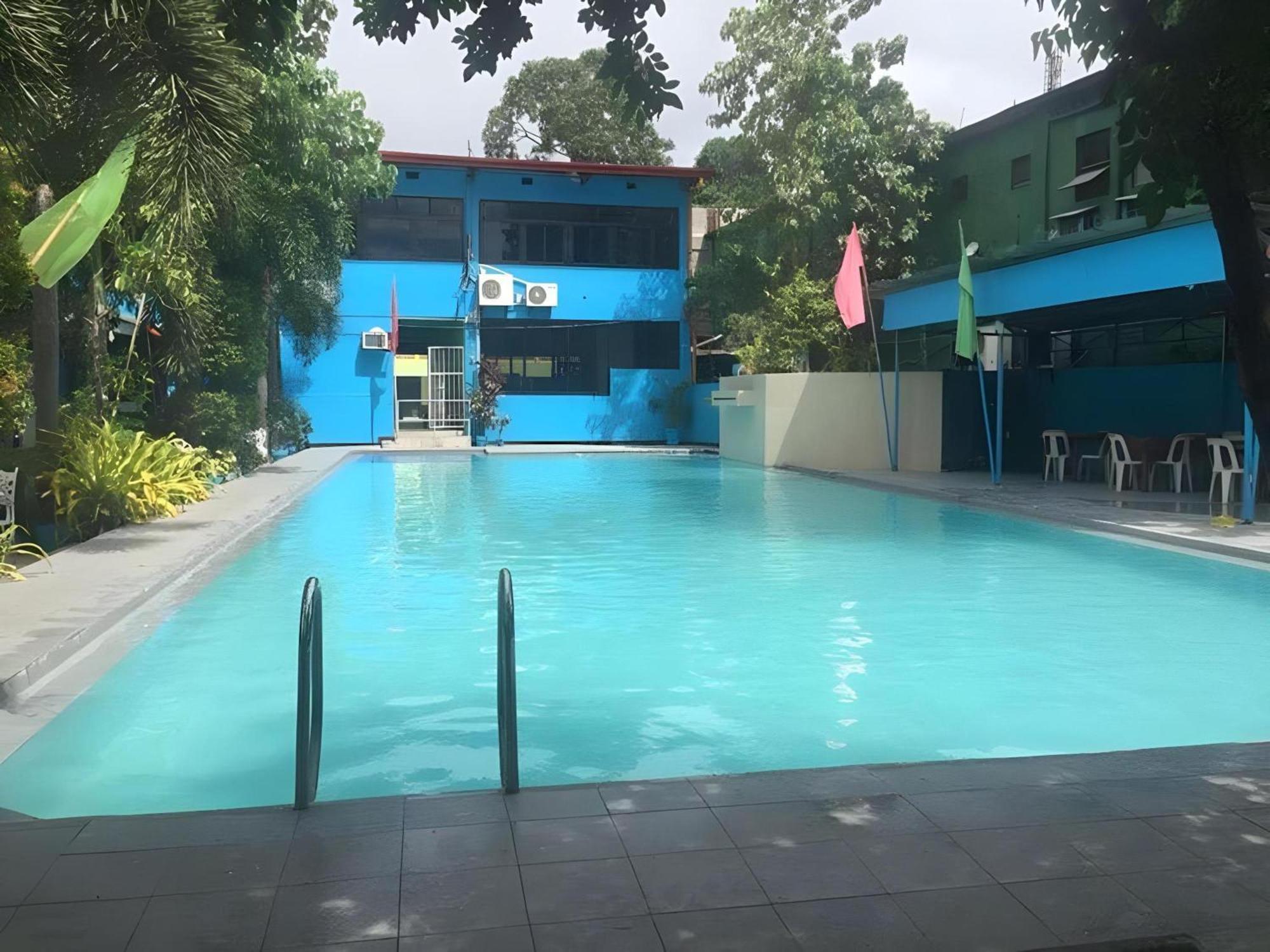 โอโย 195 แรนช์โอเทล บินัน Hotel Binan ภายนอก รูปภาพ