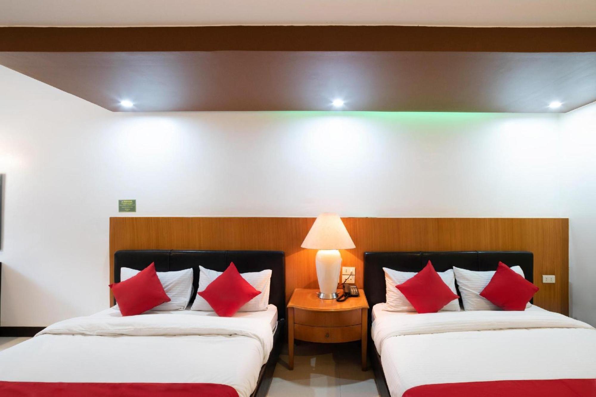 โอโย 195 แรนช์โอเทล บินัน Hotel Binan ภายนอก รูปภาพ