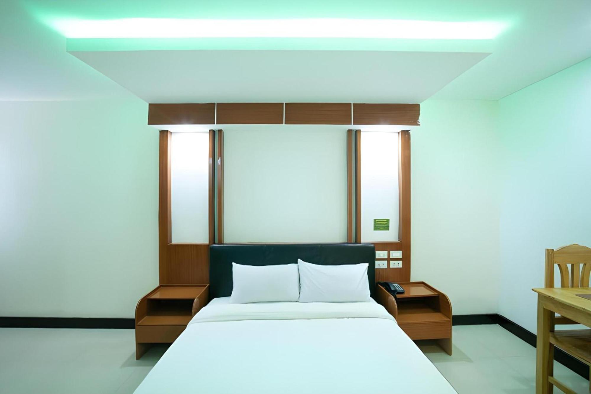 โอโย 195 แรนช์โอเทล บินัน Hotel Binan ภายนอก รูปภาพ