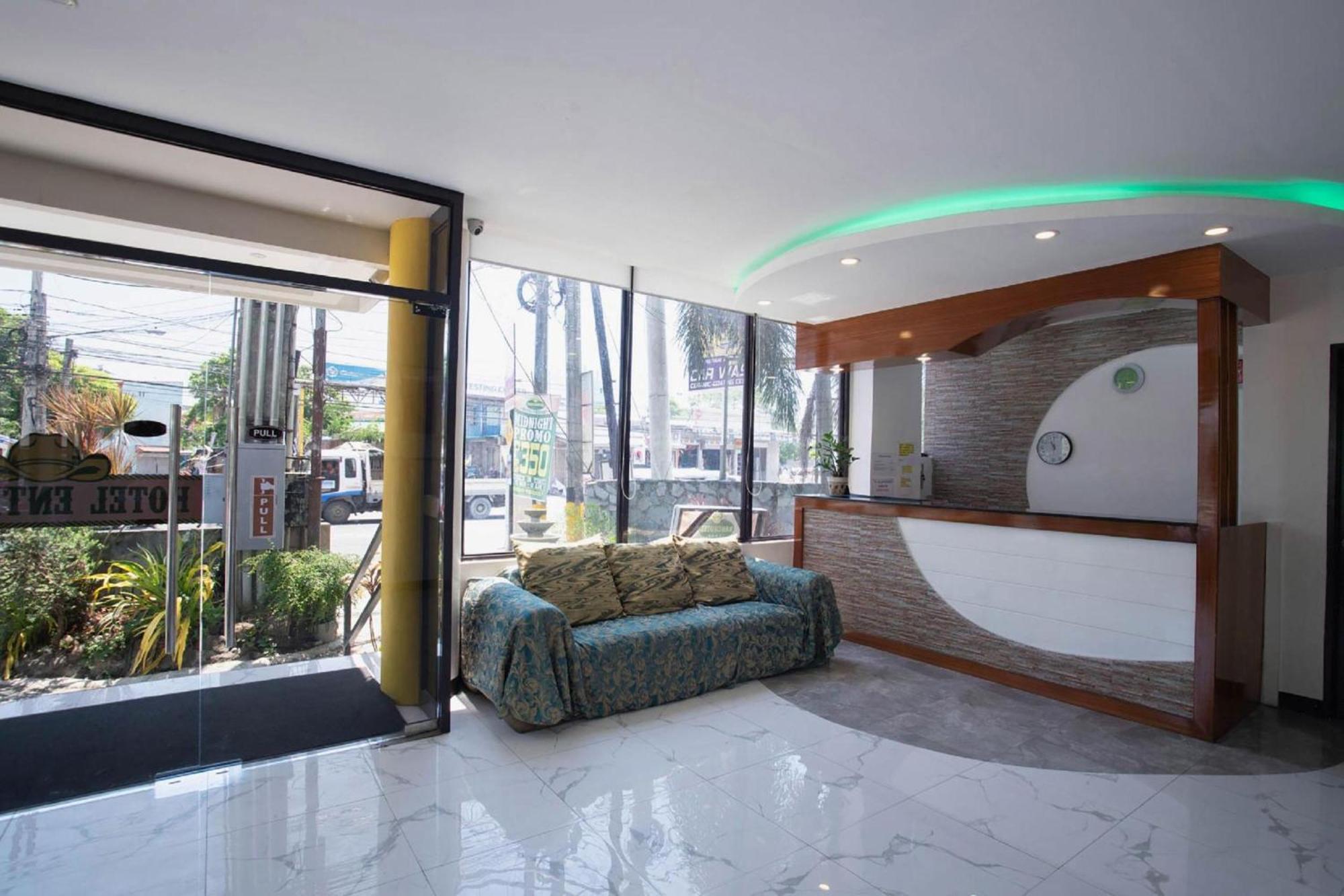 โอโย 195 แรนช์โอเทล บินัน Hotel Binan ภายนอก รูปภาพ