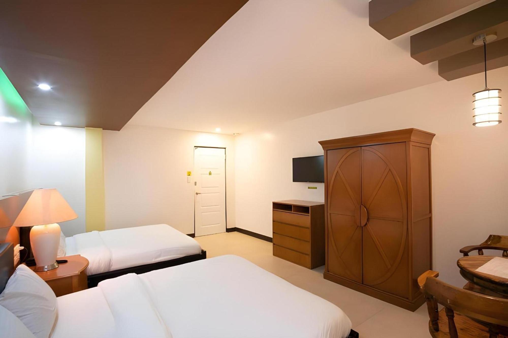 โอโย 195 แรนช์โอเทล บินัน Hotel Binan ภายนอก รูปภาพ