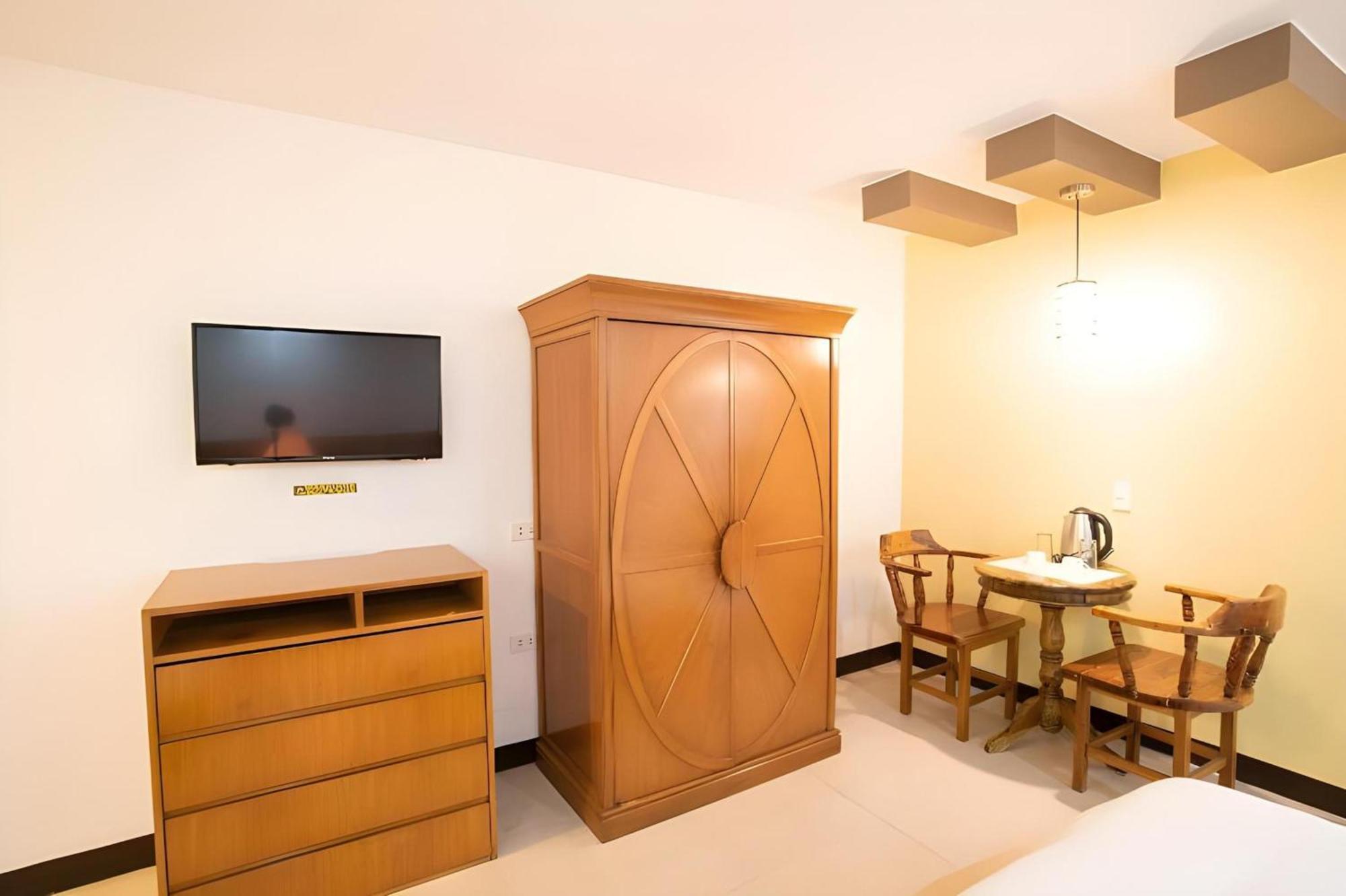 โอโย 195 แรนช์โอเทล บินัน Hotel Binan ภายนอก รูปภาพ