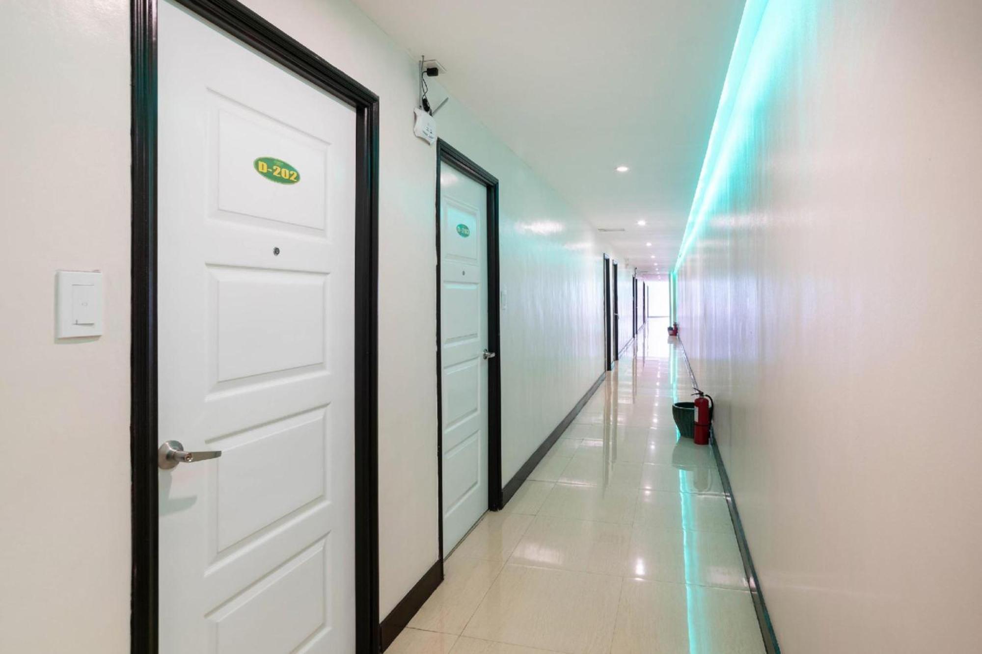 โอโย 195 แรนช์โอเทล บินัน Hotel Binan ภายนอก รูปภาพ