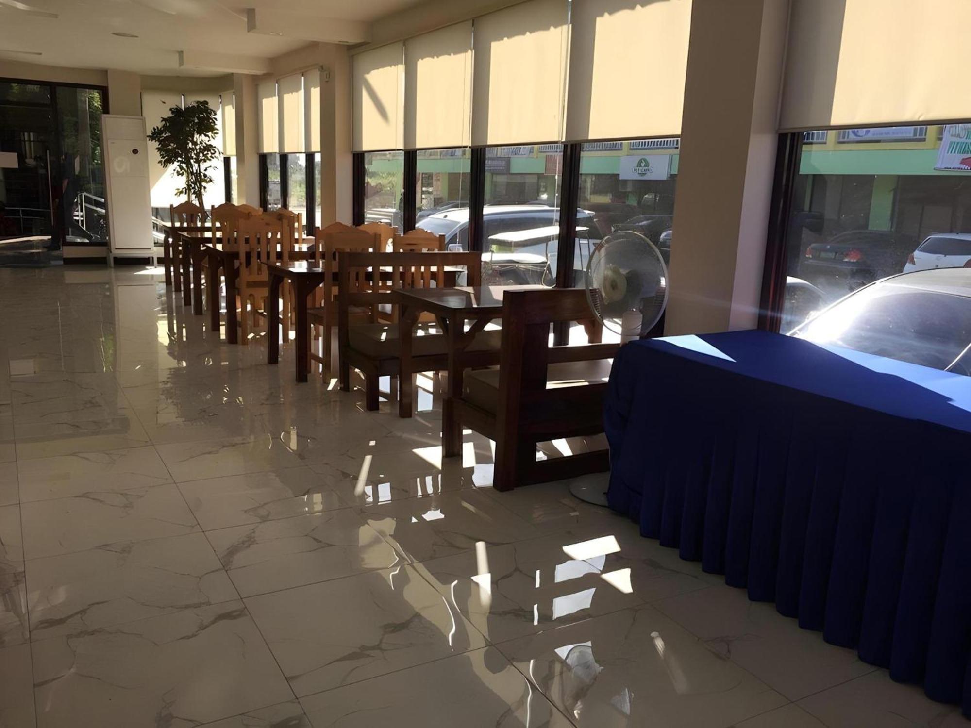 โอโย 195 แรนช์โอเทล บินัน Hotel Binan ภายนอก รูปภาพ